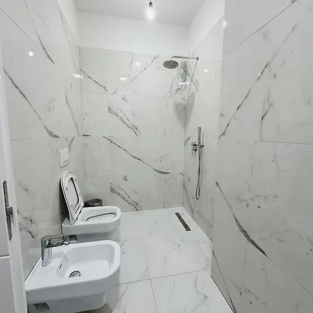 View Premium * Тирана